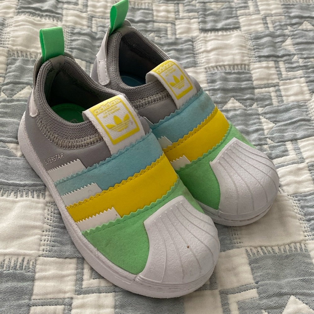Adidas superstars